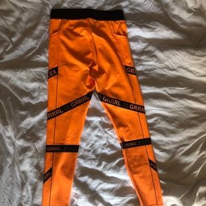 GRRRL Caution tape Leggings, Size Amanda/Heather